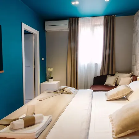 Riva Luxury Casa de hóspedes 4*