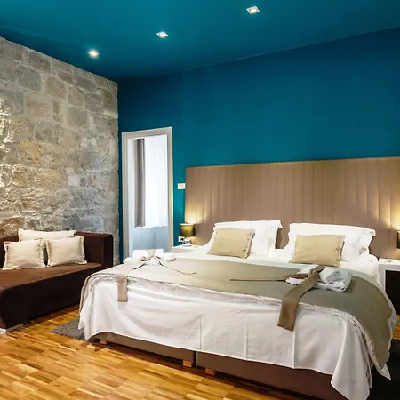 Pensionat Riva Luxury 4*