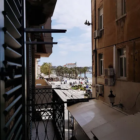 Gostinjska kuća Riva Luxury Split
