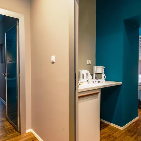 Riva Luxury בית הארחה 4*