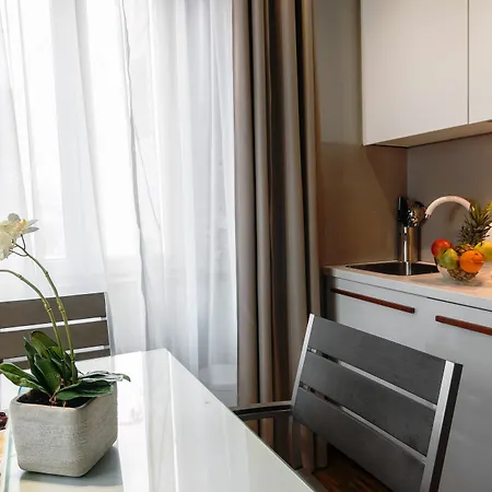 Riva Luxury בית הארחה 4*