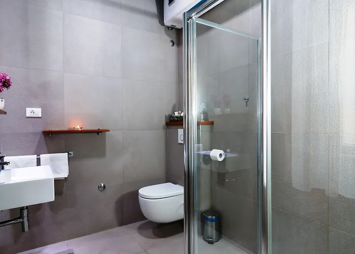 בית הארחה Riva Luxury